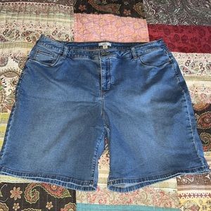 Croft & Barrow, blue jean shorts, medium blue SIZE 18W